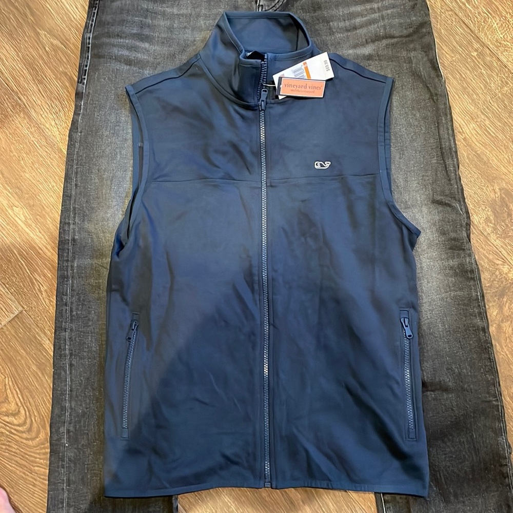 - Vineyard vines men’s vest sport